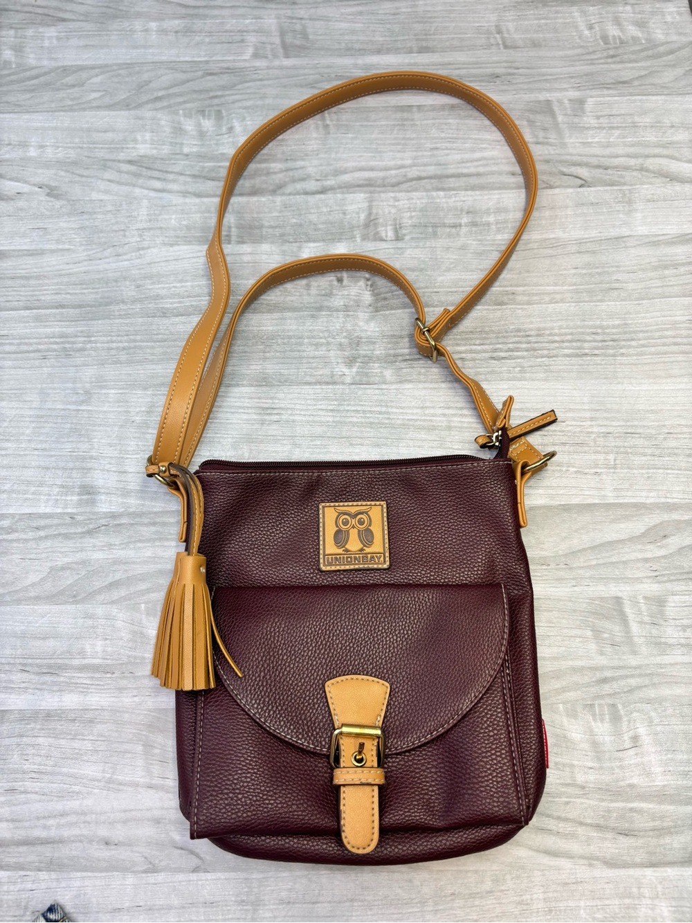 UNIONBAY Y2K Burgundy and Tan Pebbled Crossbody with Tassel Accent